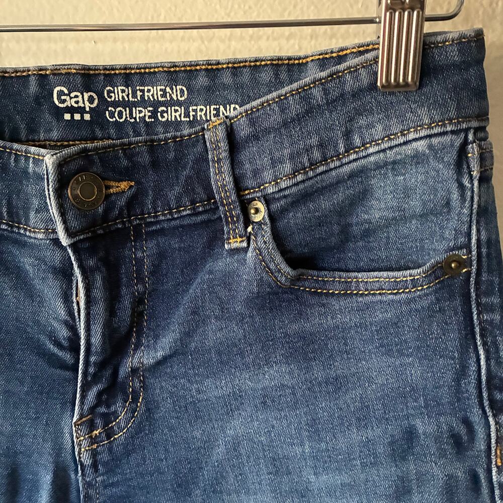 Gap Girlfriend Jeans Women 26R 2 Regular Medium Wash Slim Straight Stretch Denim